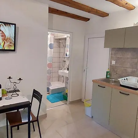 Amelia Apartment *